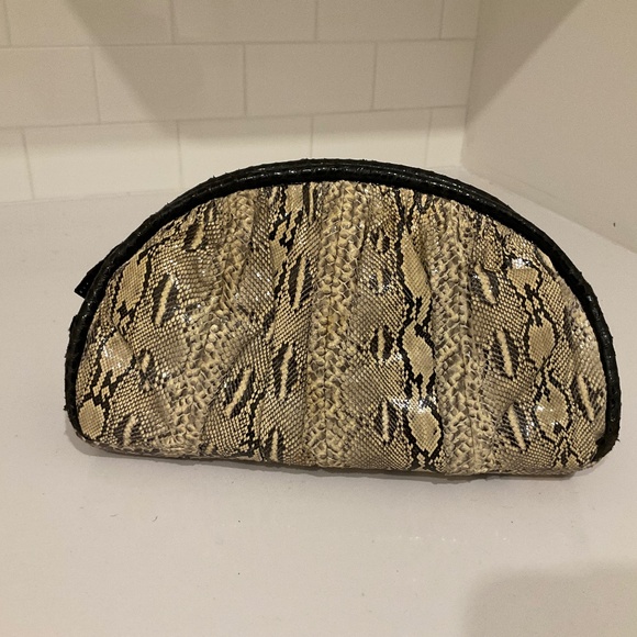Leather clutch - Picture 1 of 2